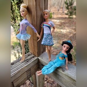 Barbie Dolls Set with Light Blue & White Outfits - Rainbow Tee